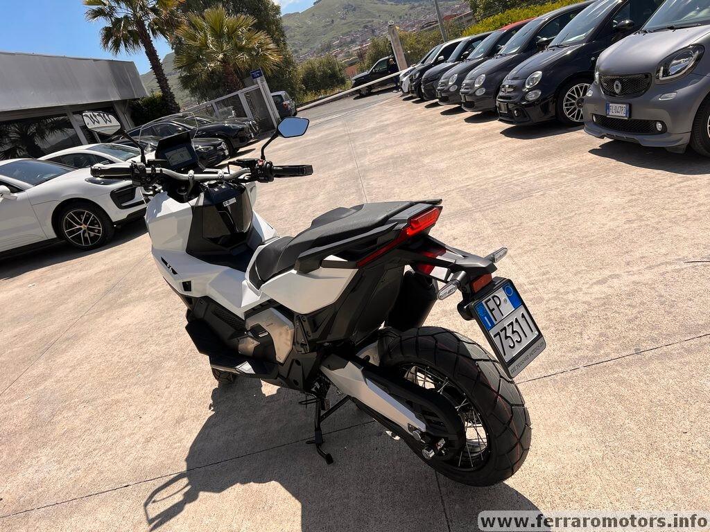 Honda X-ADV 750 km0 a 128 euro al mese senza anticipo