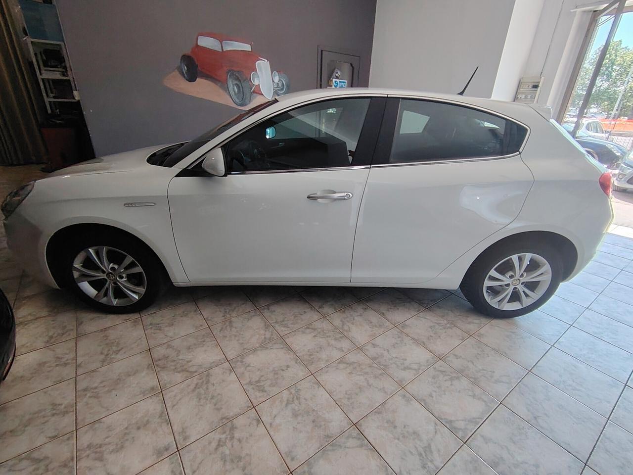 Alfa Romeo Giulietta 1.6 JTDm-2 105 CV Distinctive