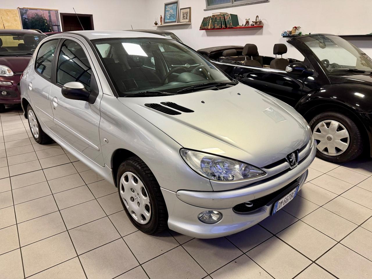 Peugeot 206 1.4 5p. Com METANO