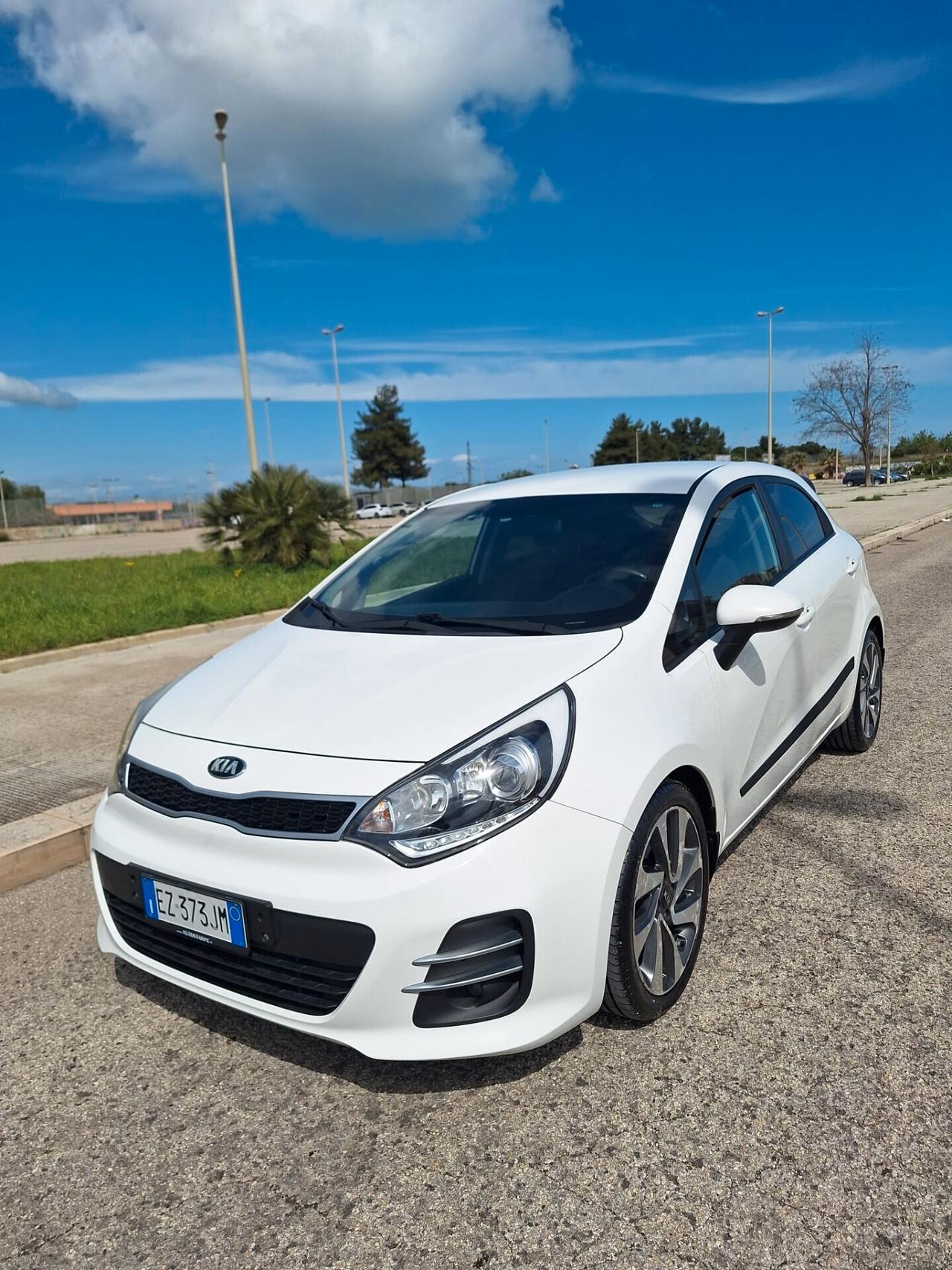 Kia Rio 1.4 CRDi 5p. Cool - 2015