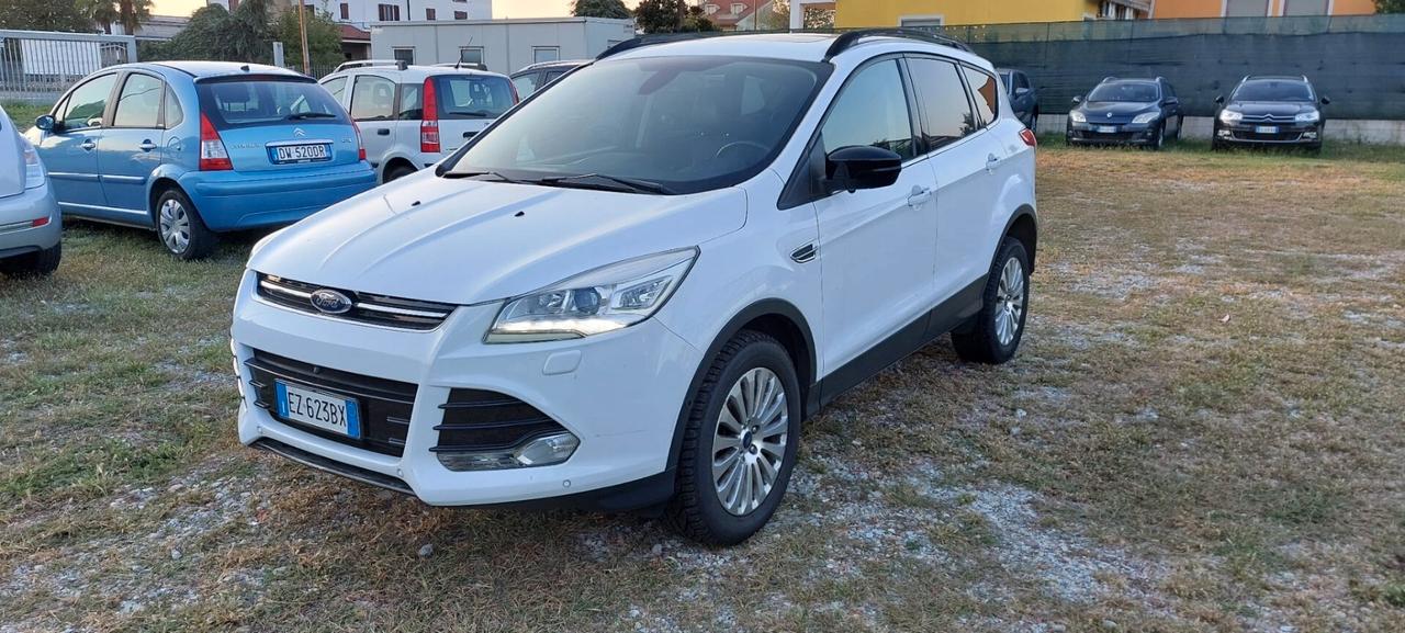 Ford Kuga 2.0 TDCI 150 CV S&S 4WD Powershift Titanium