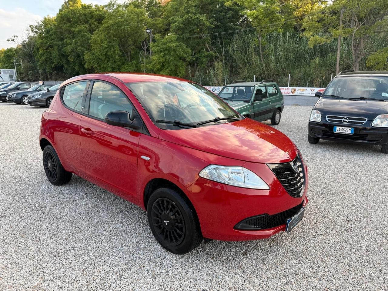 Lancia Ypsilon 0.9 TwinAir 85 CV 5 porte Metano Ecochic Elefantino