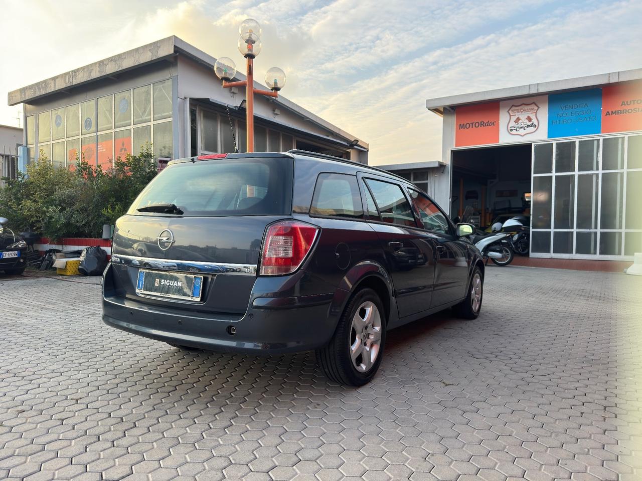 Opel Astra ADATTA A NEOPATENTATI 1.4 16V Twinport Station Wagon Enjoy