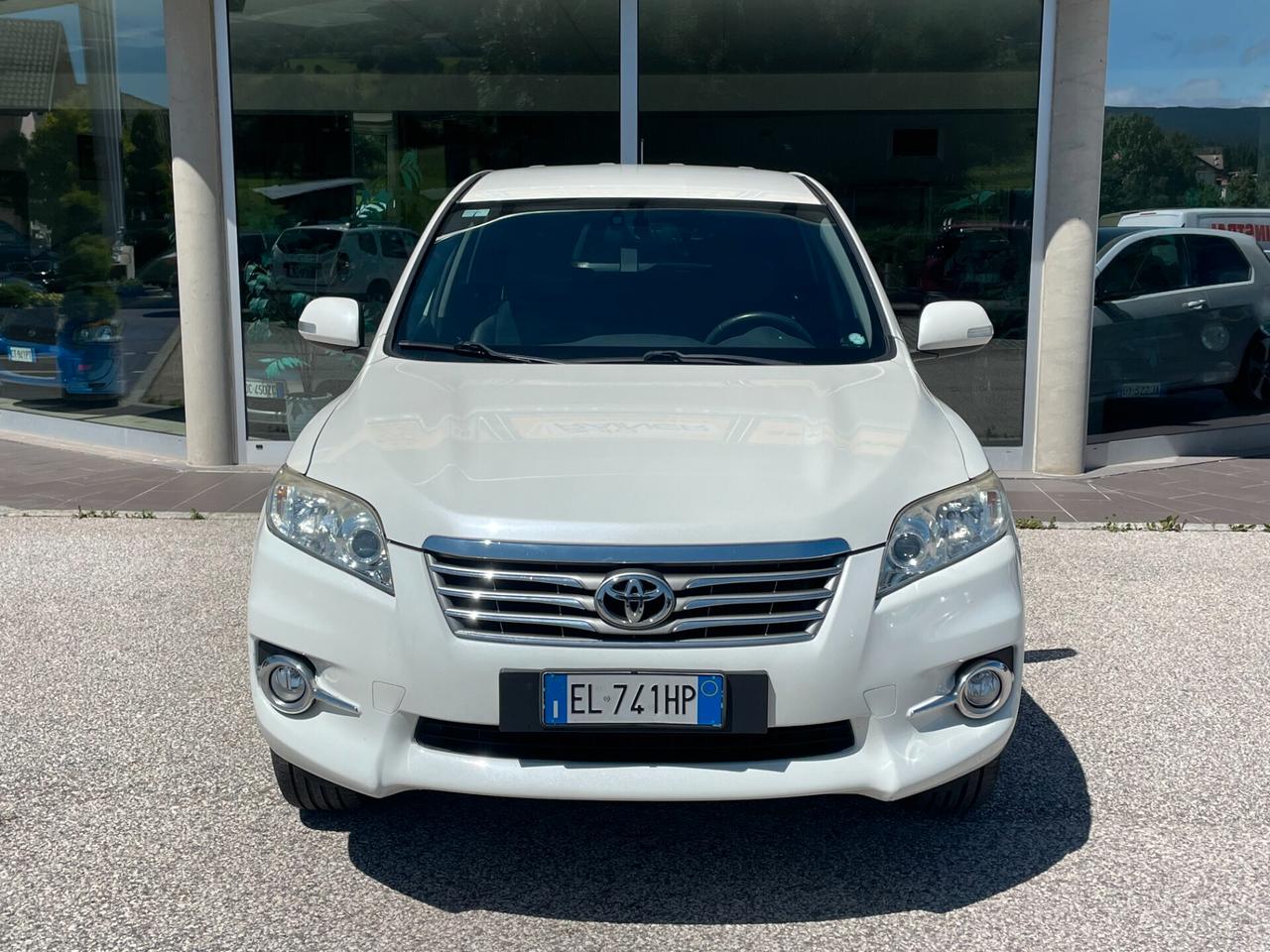 Toyota RAV 4 4x4 Crossover 2.2 D-4D 150 CV Lounge