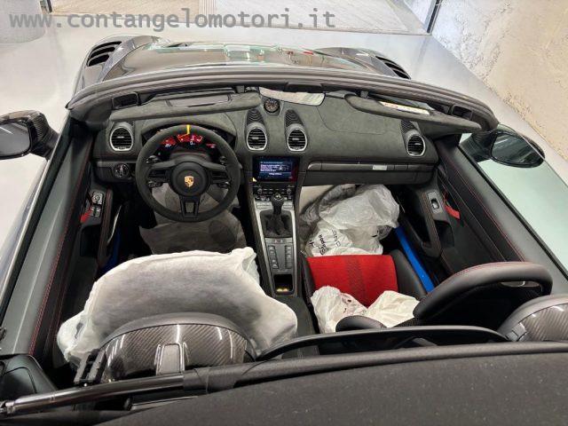 PORSCHE 718 Spyder RS ufficiale italiana