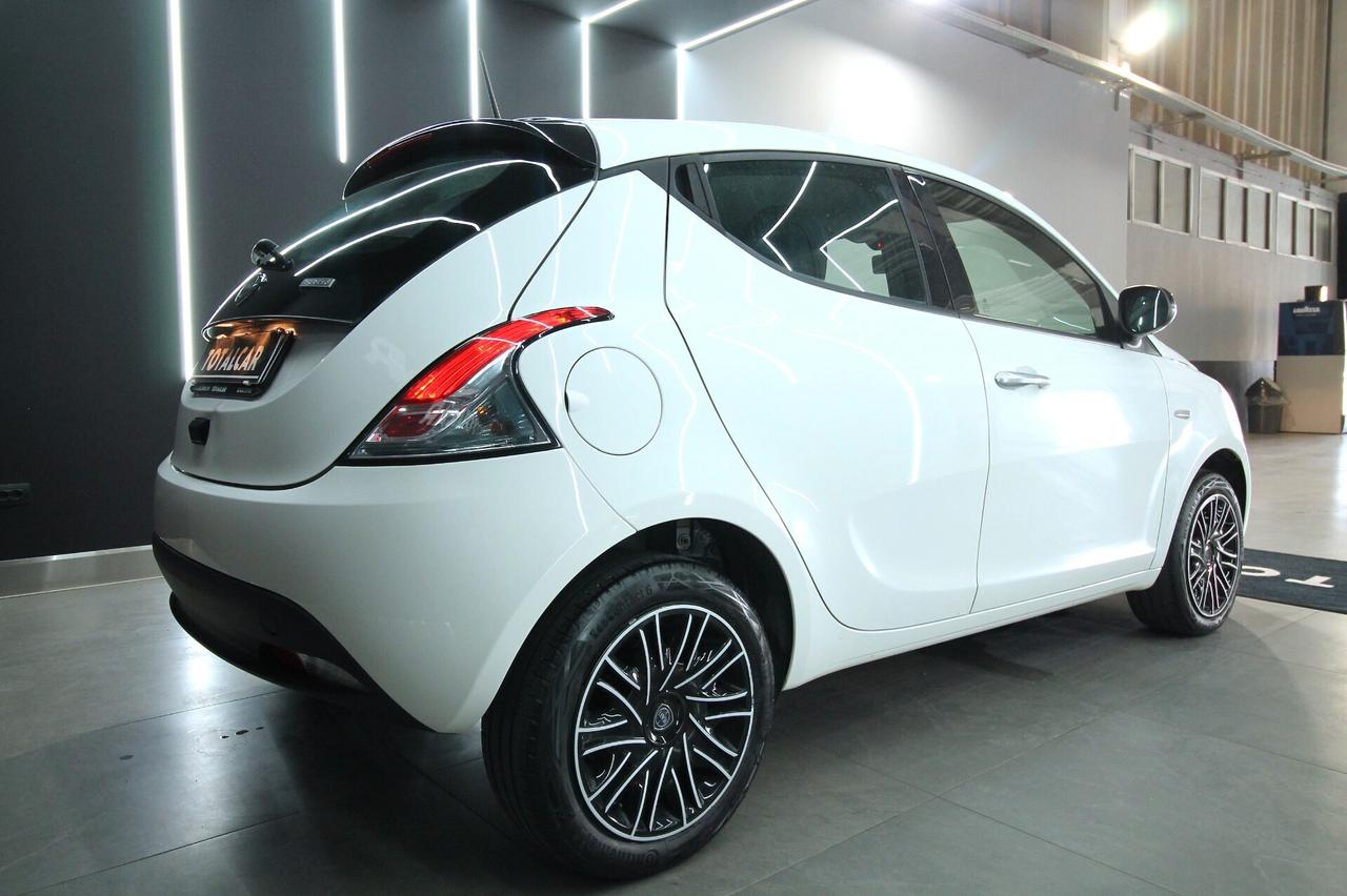 LANCIA YPSILON 1.0 70 CV HYBRID GOLD