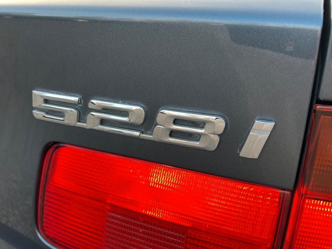 Bmw 528 528i 24V cat Touring Attiva