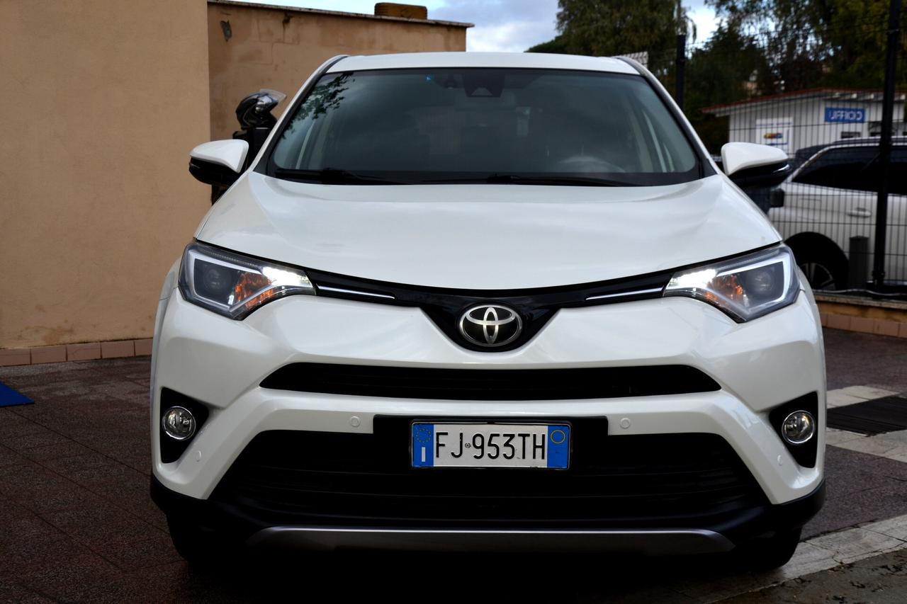 Toyota RAV 4 2.0 D-4D 143CV **NAVI+CRUISE+RCAM+PDC+LED+EURO6B*
