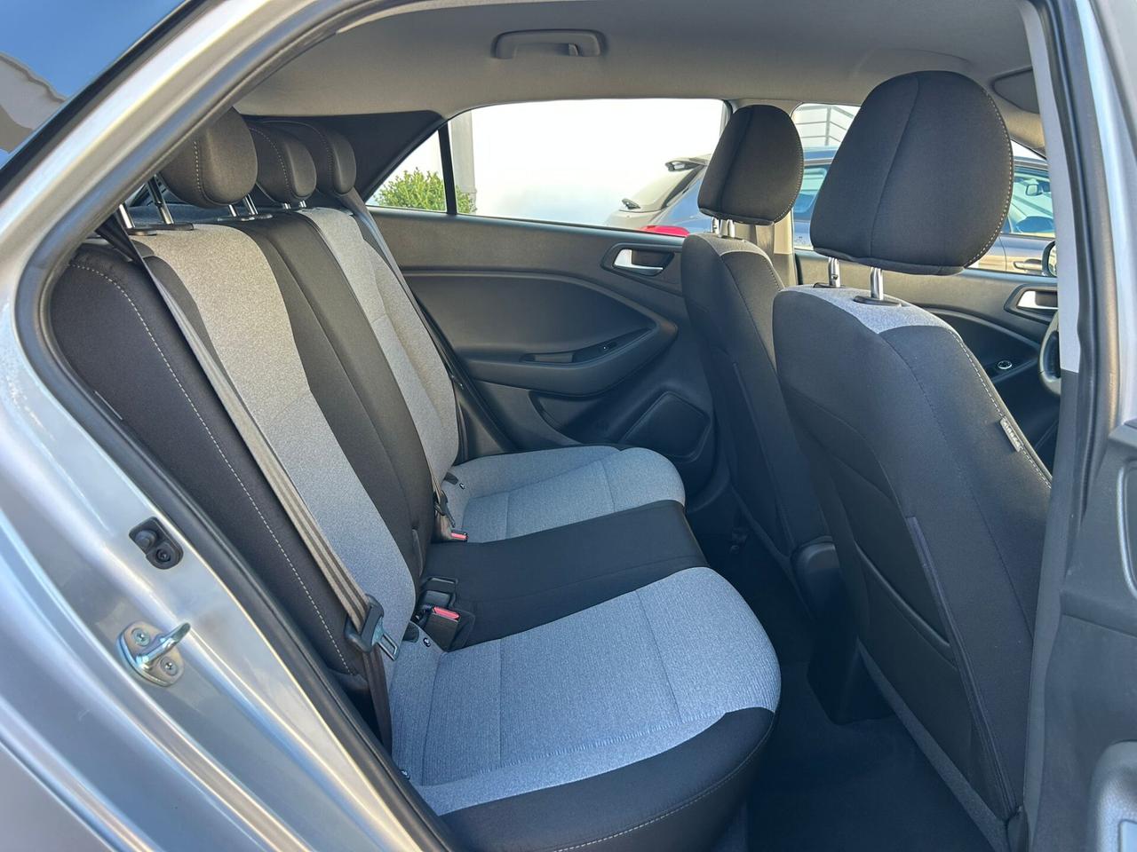 Hyundai i20 1.2 84 Cv STYLE LED-2015