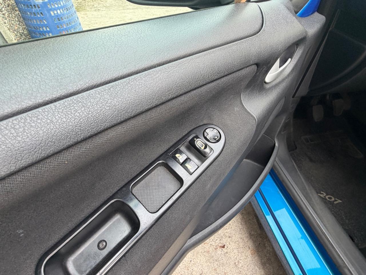 PEUGEOT 207 1.4 BENZINA 69CV EURO4 NEOPATENTATI
