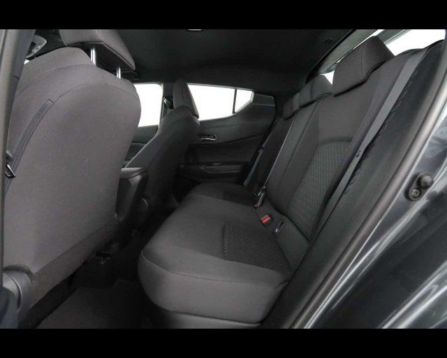 TOYOTA C-HR 1.8 Hybrid E-CVT Business
