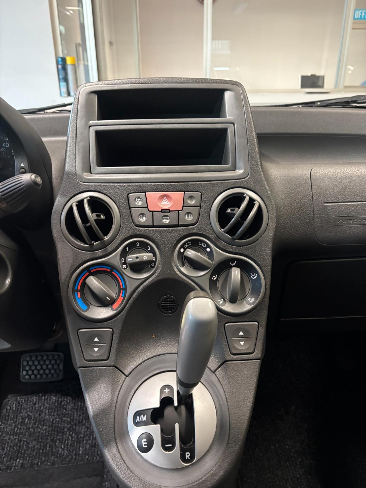 Fiat Panda 1.2 dualogic*55000KM *AUTO*NEOPATENTATI