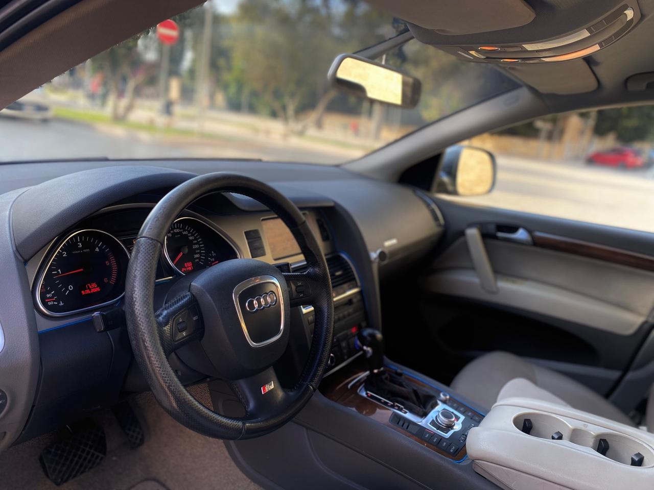 Audi Q7 3.0 V6 TDI 233CV quattro tiptronic