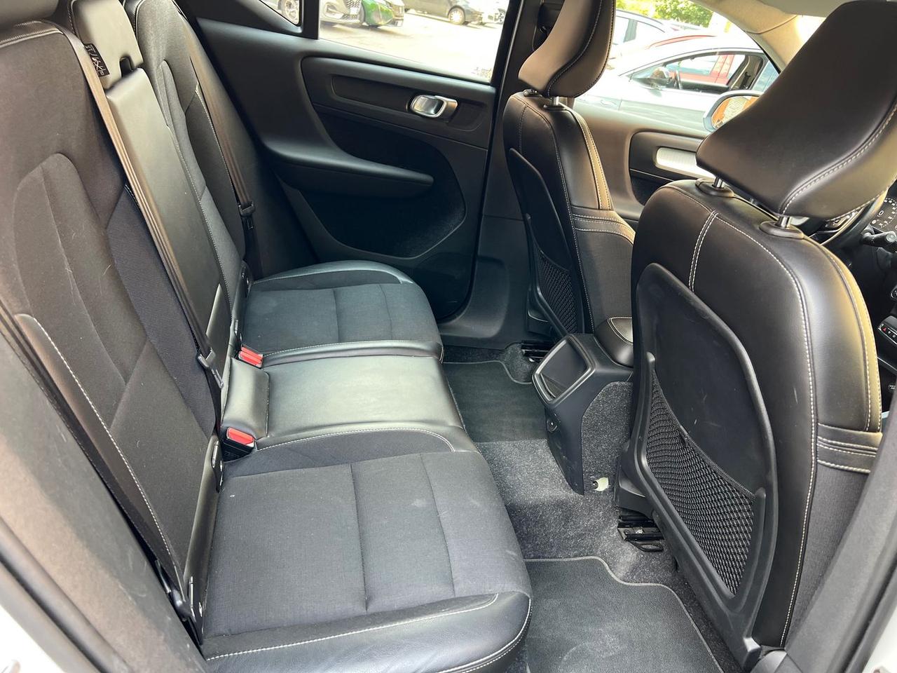 Volvo XC40 Business Plus D3 #12032
