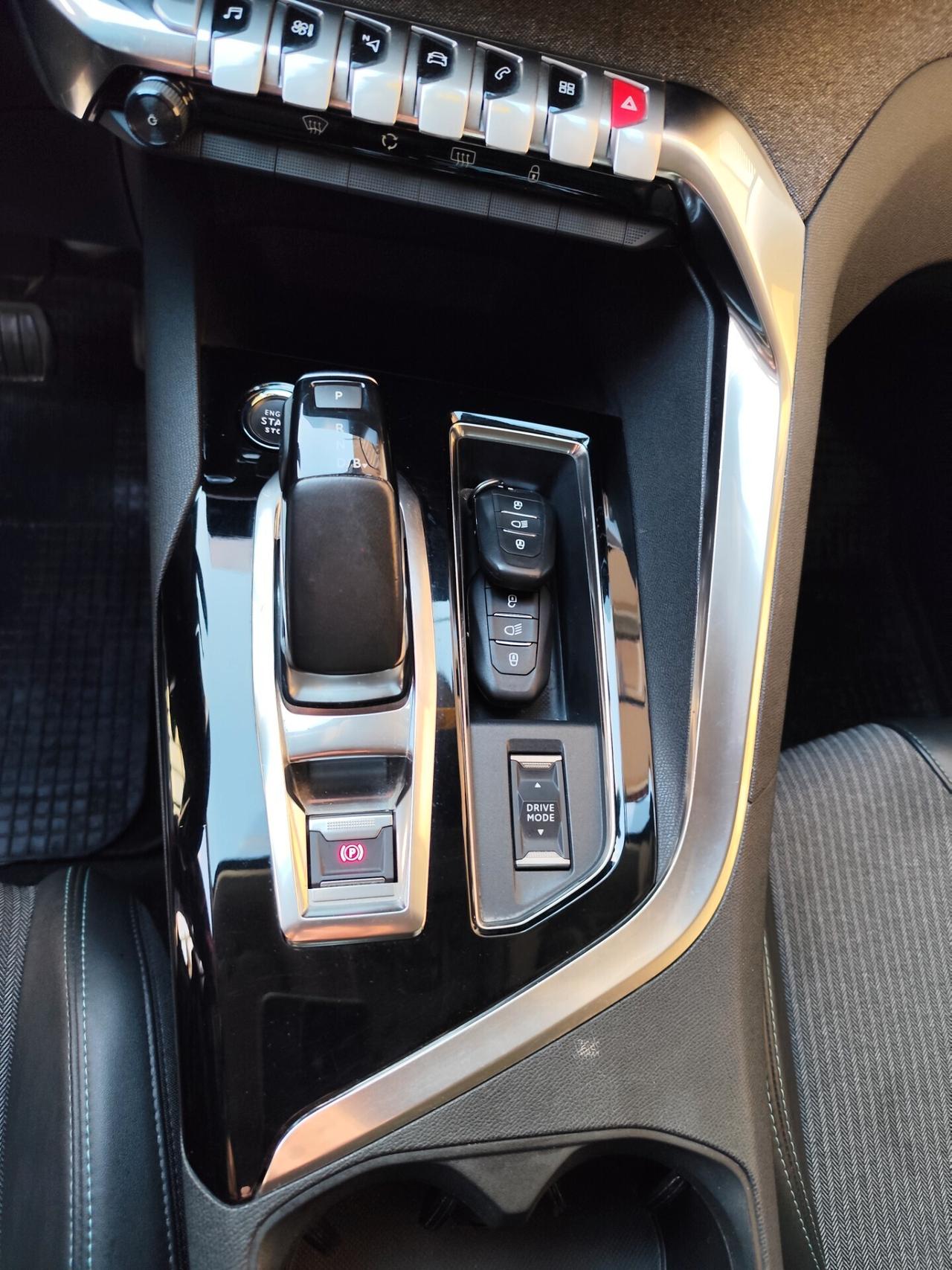 Peugeot 3008 Hybrid 225 e-EAT8 Allure Pack