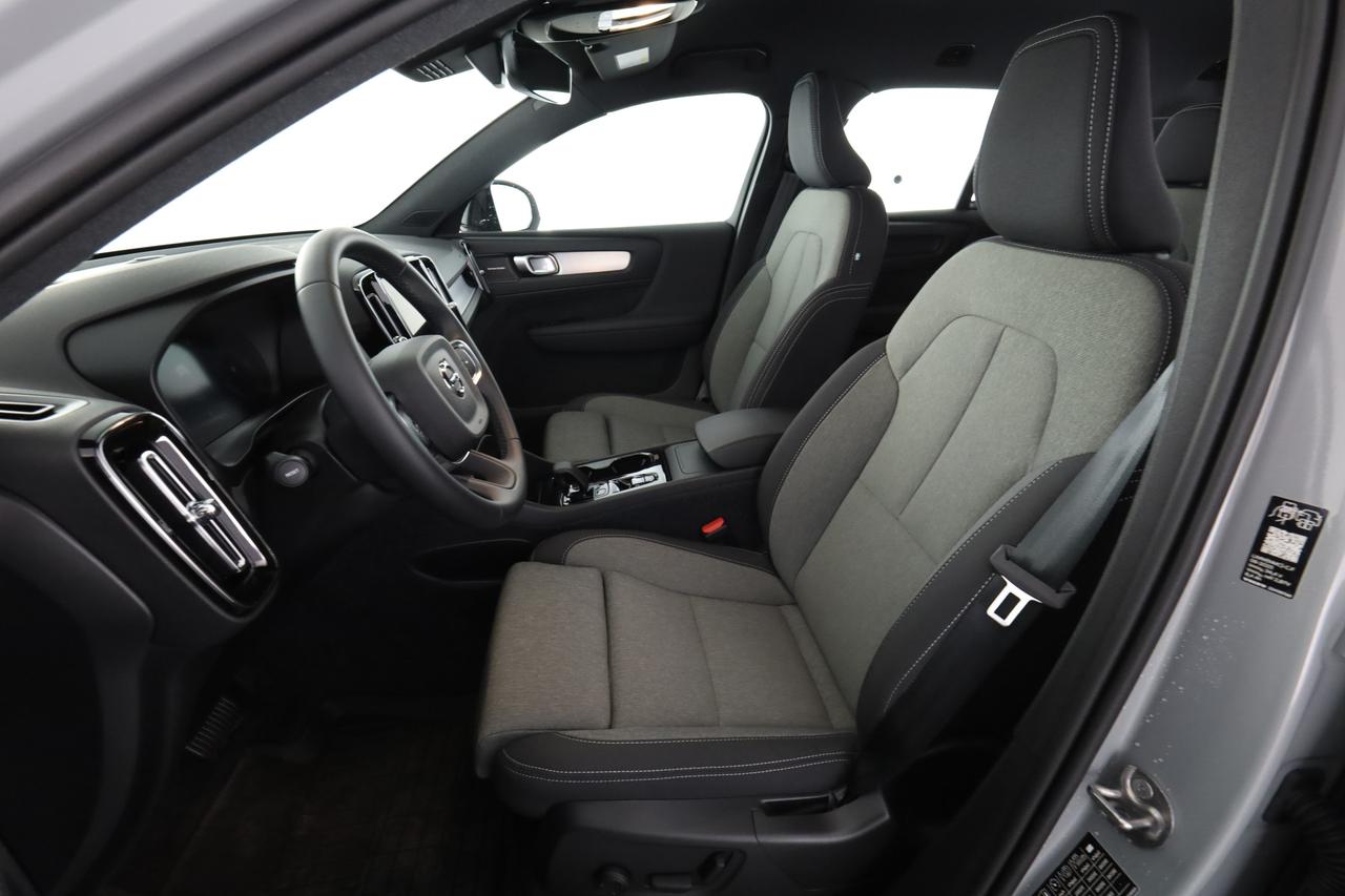 VOLVO XC40 (2017--->) XC40 B3 automatico Plus Dark
