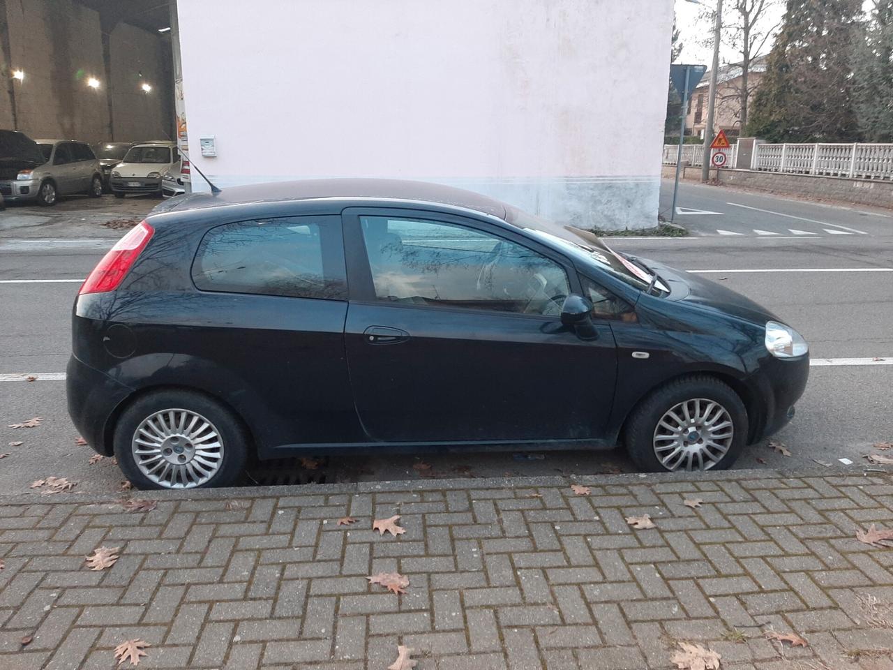 Fiat Grande Punto Grande Punto 1.3 MJT 75 CV 3 porte Active