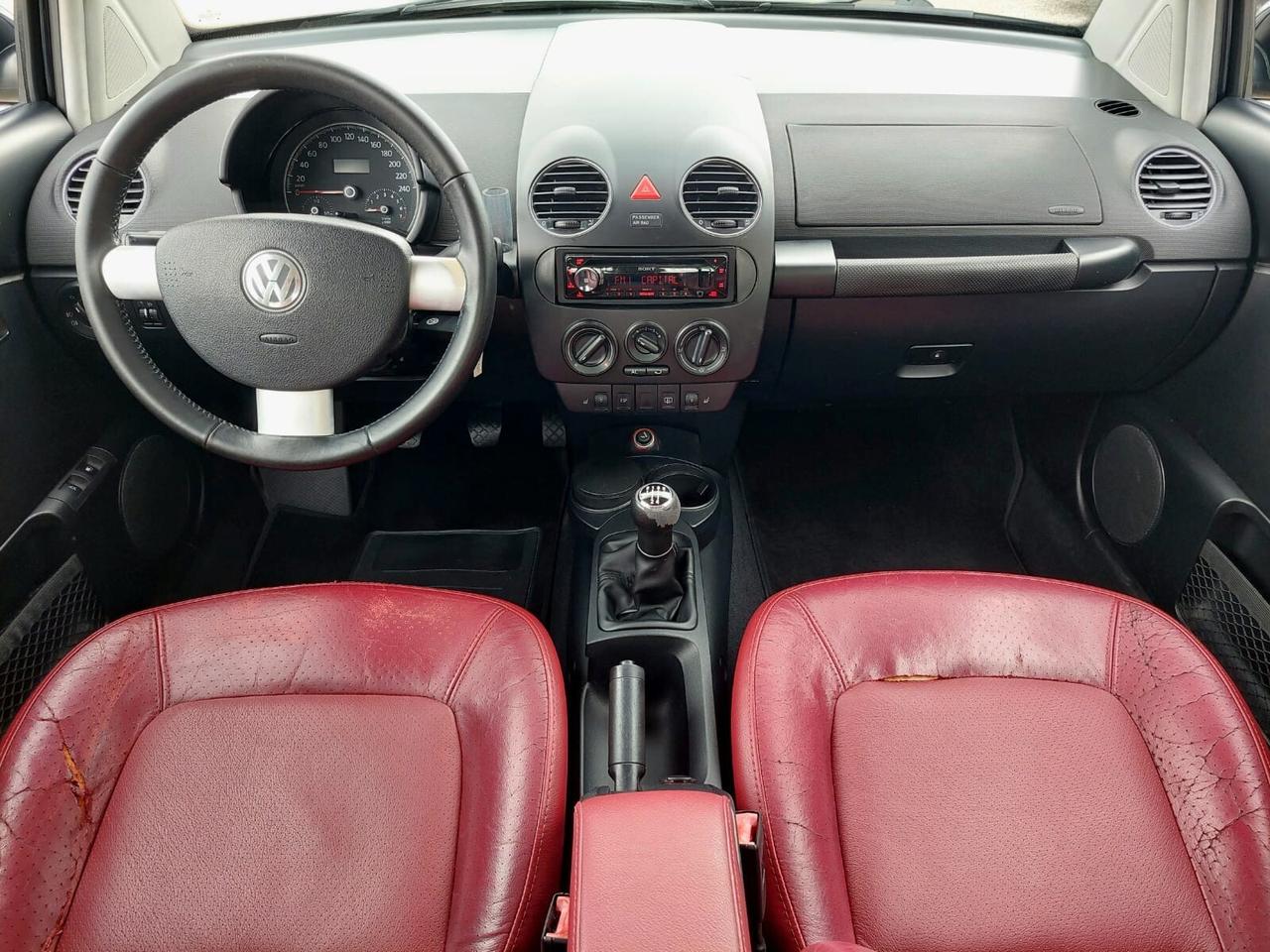 VOLKSWAGEN New Beetle 1.6 FL - 2009