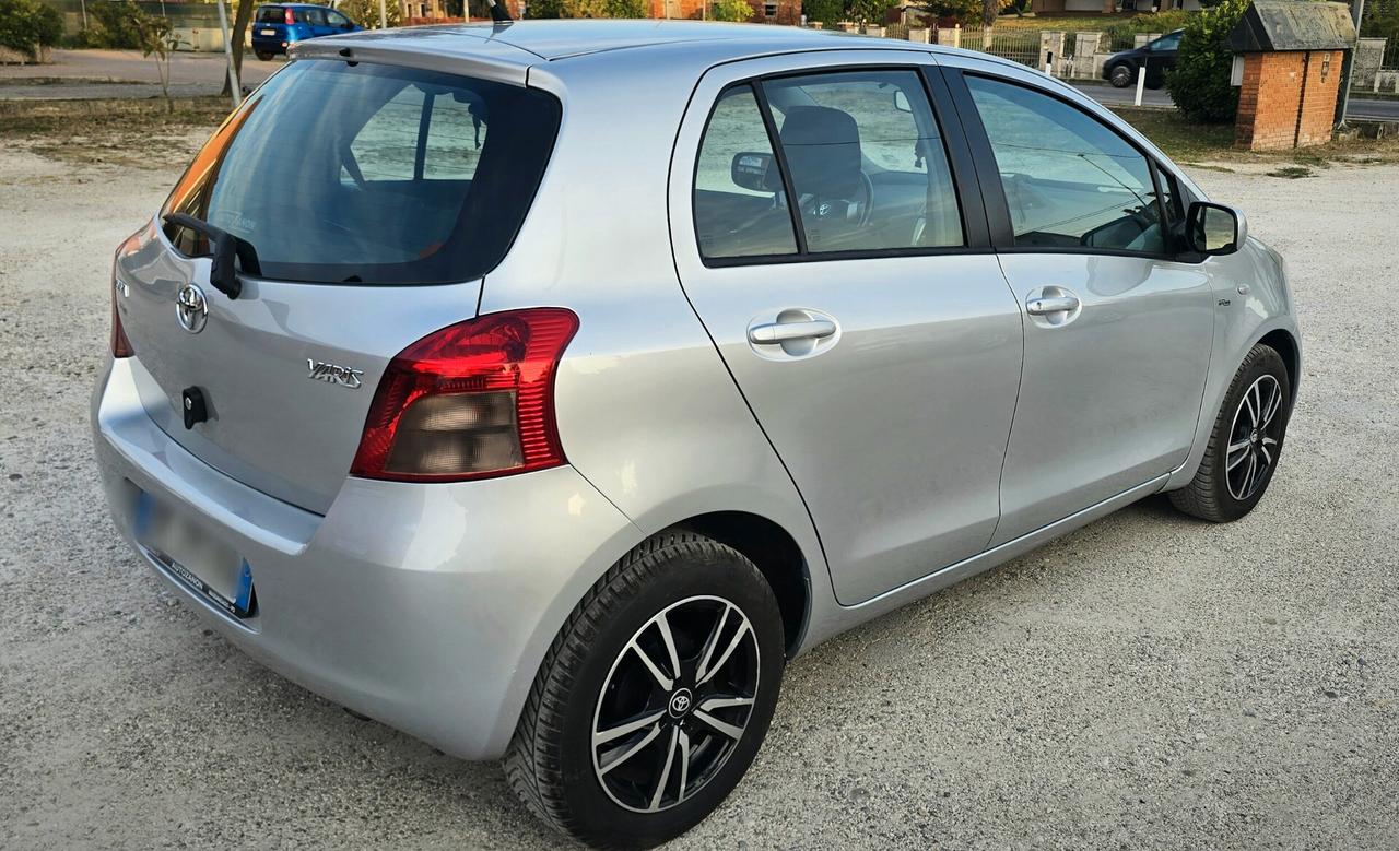 Toyota Yaris 1.3 5 porte Sol - AUTOMATICA