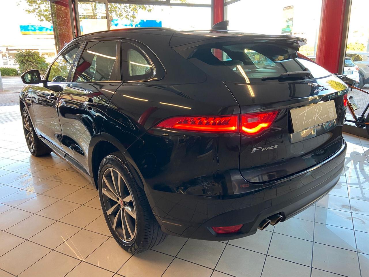 Jaguar F-Pace 2.0 D 180 CV R-Sport