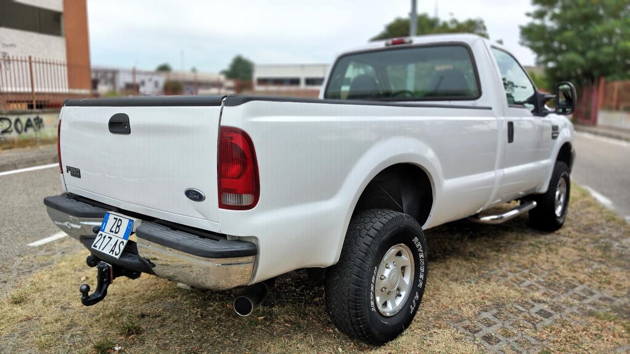 Ford F 350 6.0 TD 4x4 con Gancio