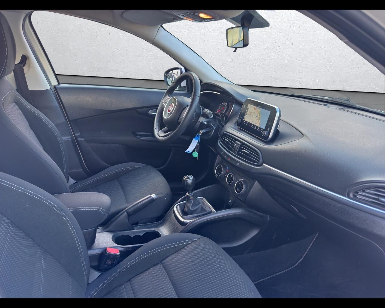 FIAT Tipo (2015-->) - Tipo 1.4 T-Jet 120CV SW Lounge