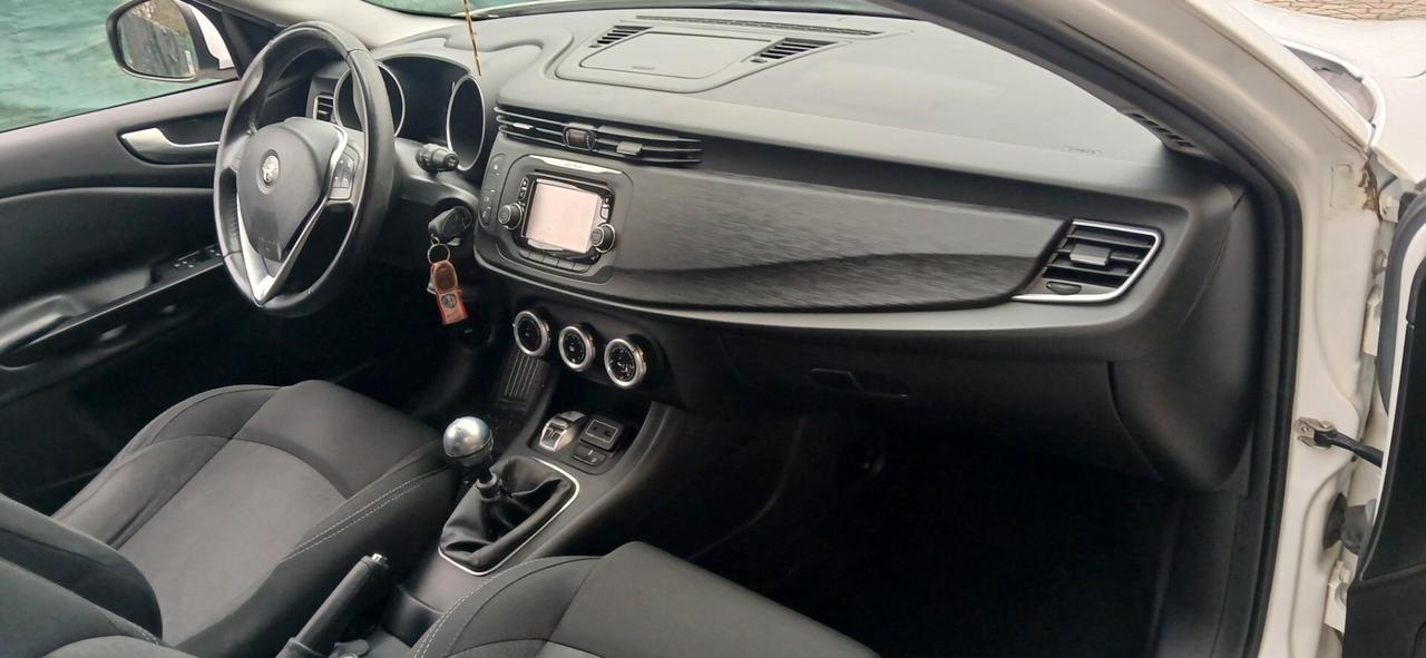 Alfa Romeo Giulietta 1.6 JTDm 120 CV neopatentati