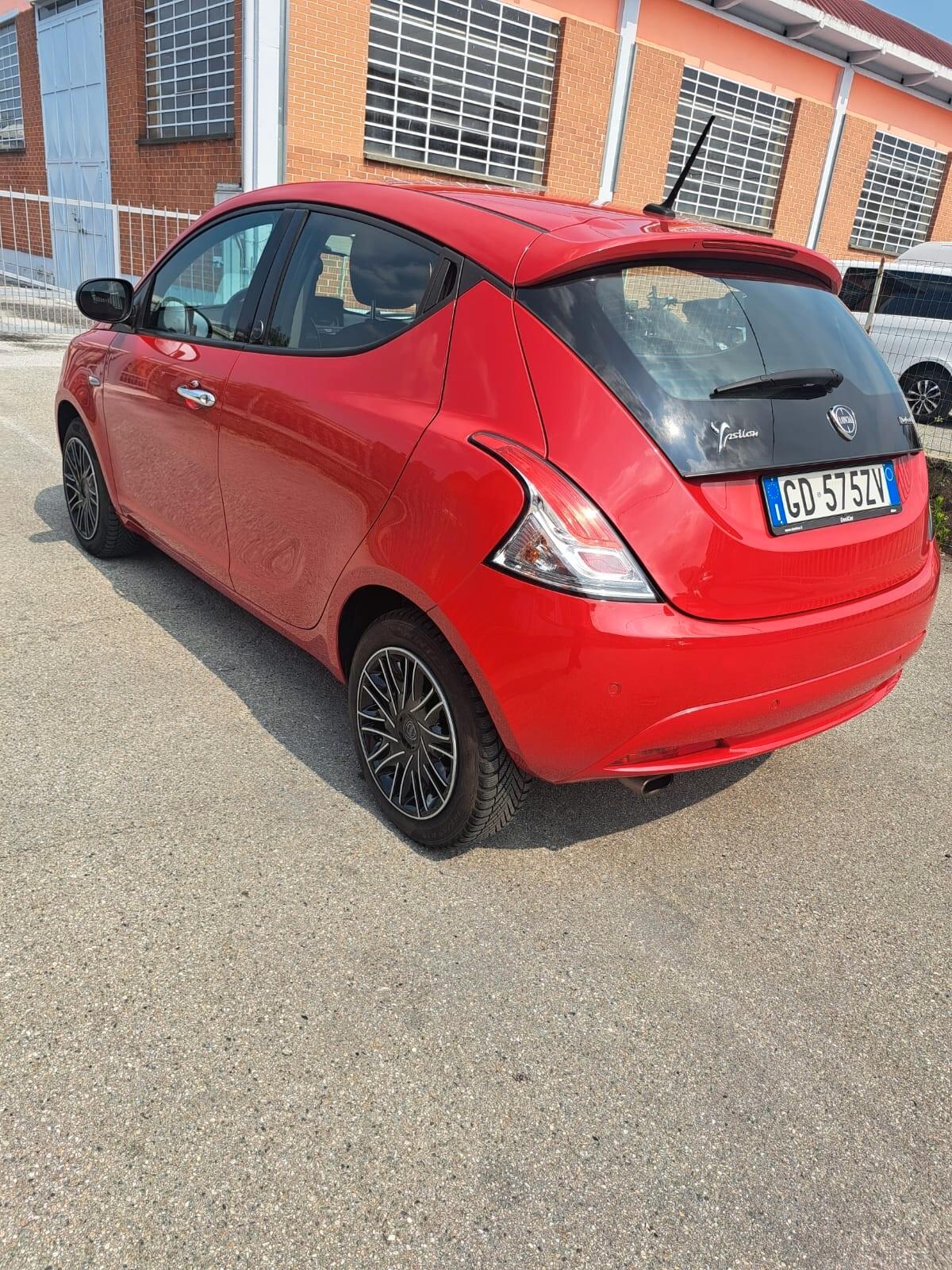 Lancia Ypsilon 1.0 FireFly 5 porte S&S Hybrid Ecochic Gold NESSUN VINCOLO DI FINANZIAMENTO