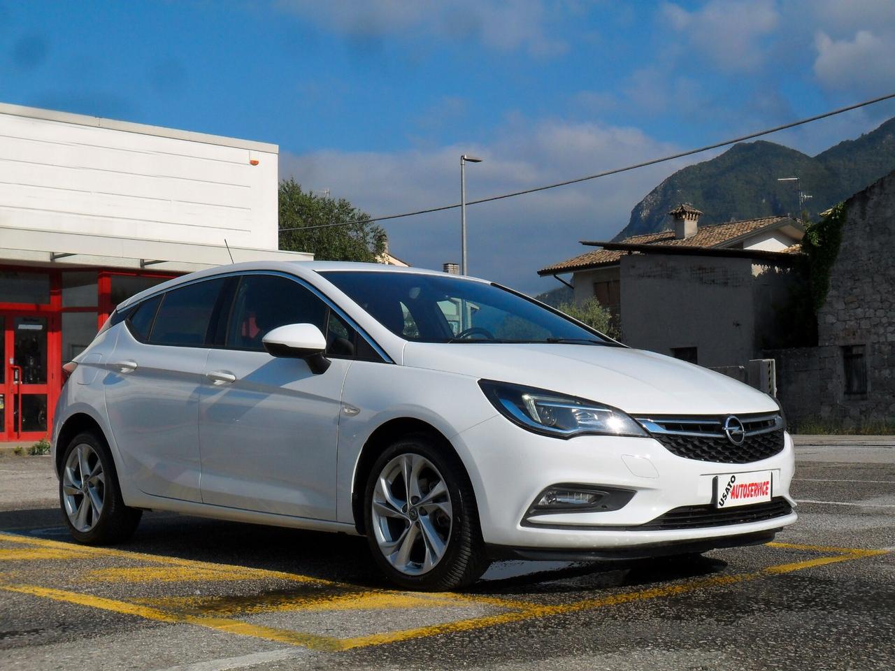 Opel Astra 1.6 CDTi 5 porte Dynamic