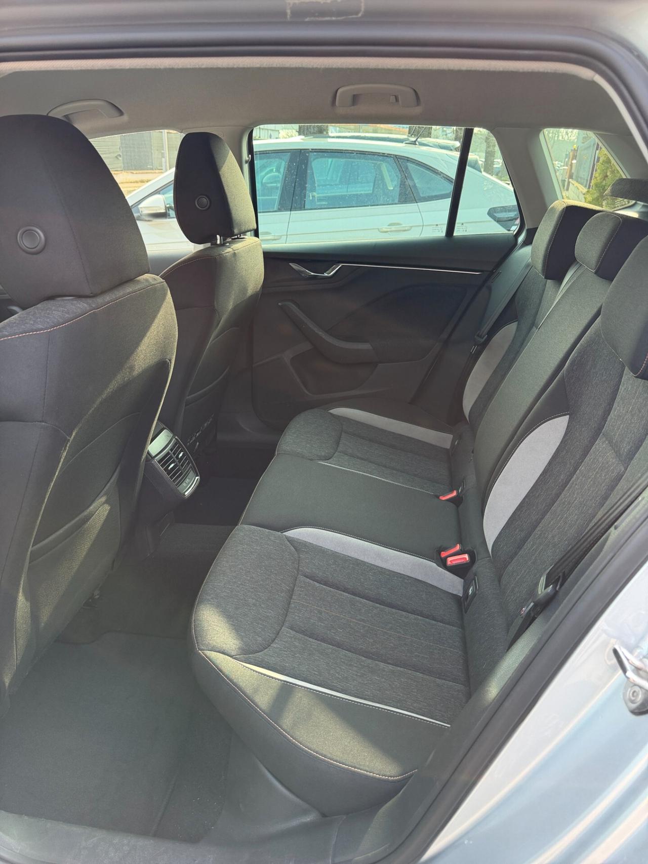 Skoda Kamiq 1.0 TSI 115 CV DSG Dark Shade