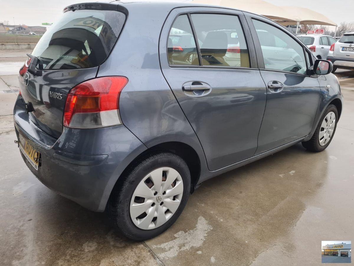 TOYOTA Yaris 1.3 BENZINA-94.000 KM.