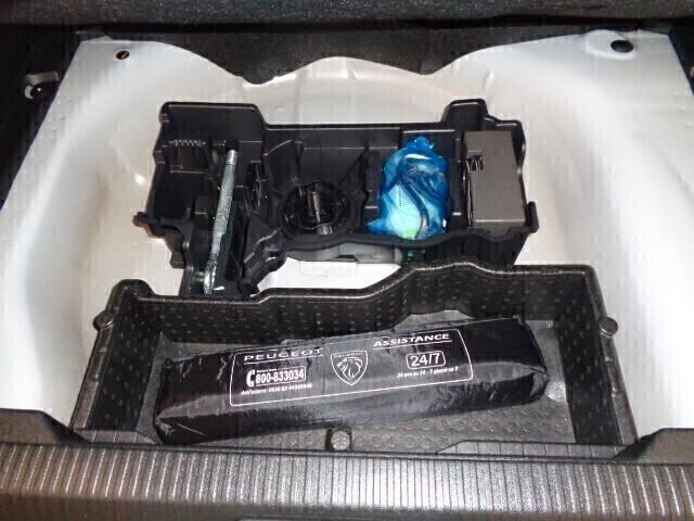 Peugeot 2008 BlueHDi 110 Allure Pack ITALIANA