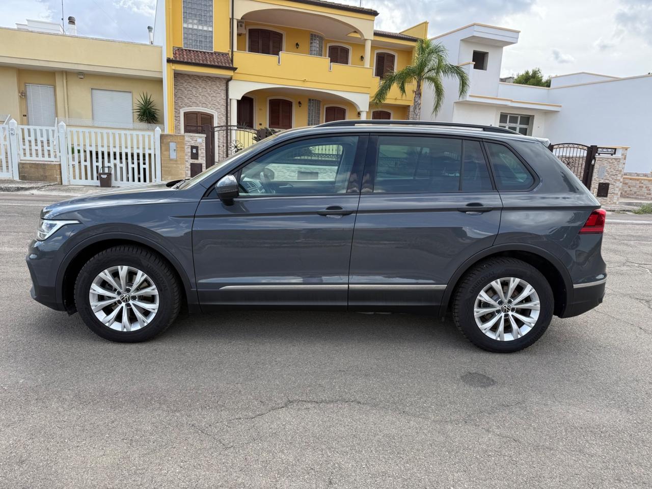 Volkswagen Tiguan 2.0 TDI 150 CV SCR DSG R-Line