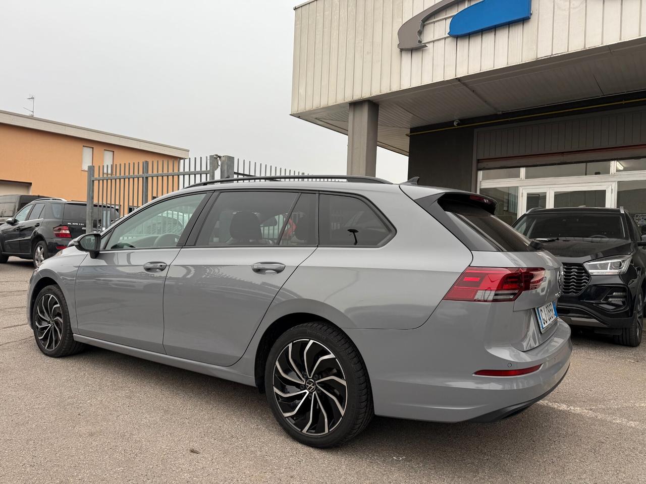 Volkswagen Golf Variant Variant 1.0 etsi evo Life 110cv dsg