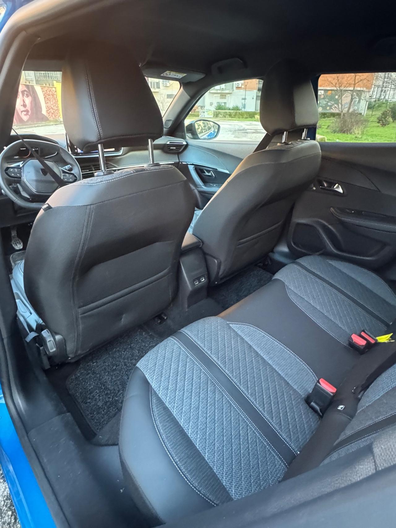 Peugeot 2008 PureTech 100 S&S Allure