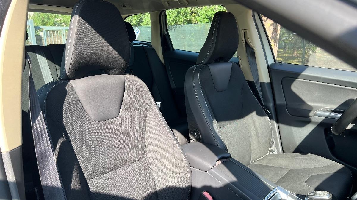 VOLVO - XC60 2.0 d4 Momentum 163cv geartronic