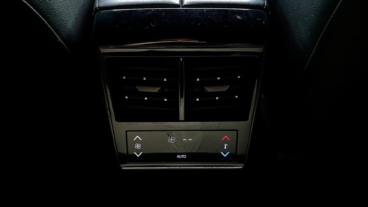 DS7 1.5 PERFORMANCE LINE 130 CV - FULL LED, PELLE, NEOPATENTATI
