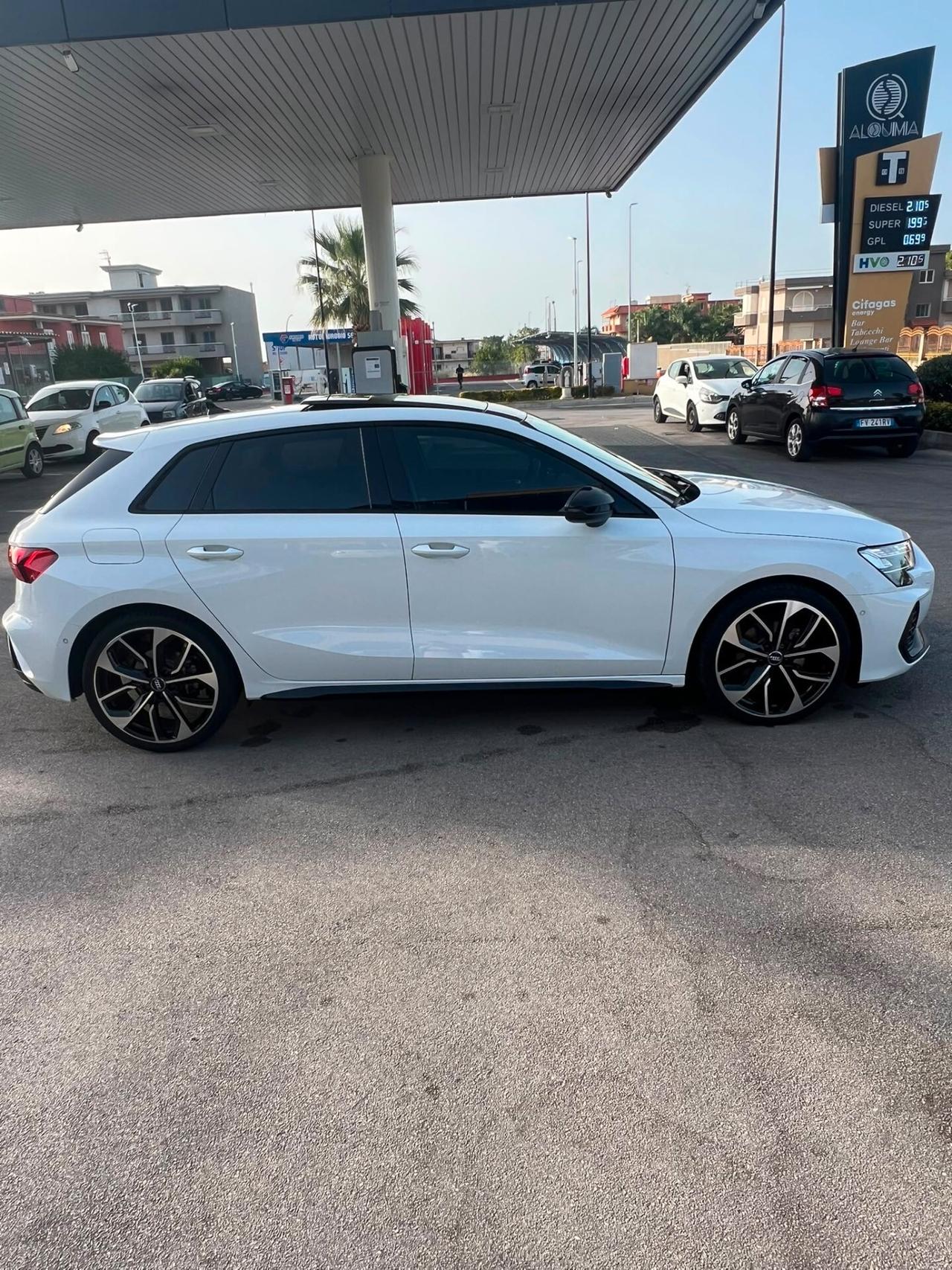 Audi A3 2025 SPB 35 2025 TDI S tronic line edition TETTO