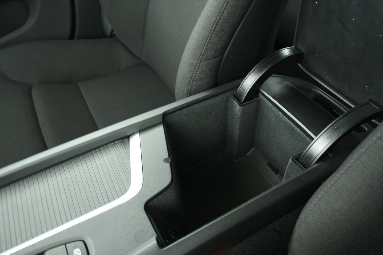 VOLVO V60 2.0 b4 Momentum Business auto NEOPATENTATI+C17"