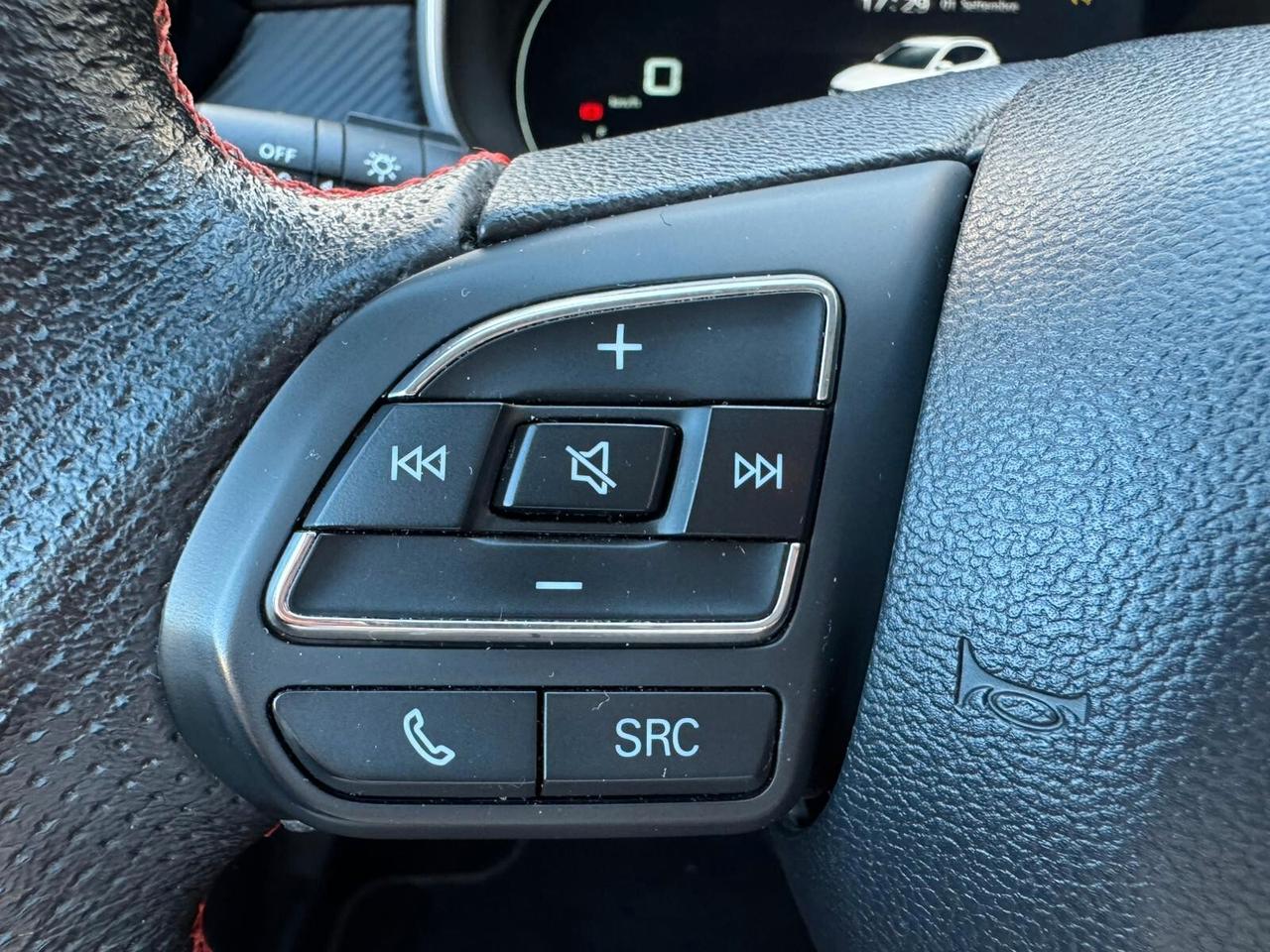 MG ZS 1.5 VTi-TECH 106cv 2022!!! LUXURY!!!