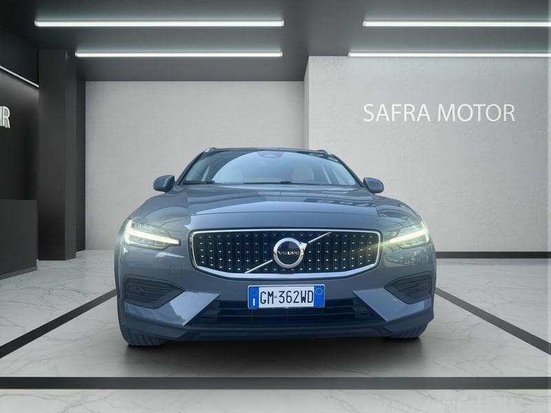 Volvo V60 Cross Country B4 D AWD autom. PLUS