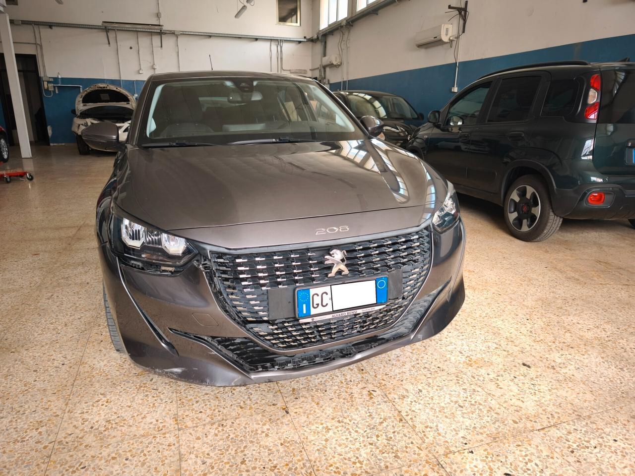 Peugeot 208 PURE TECH INCIDENTATA