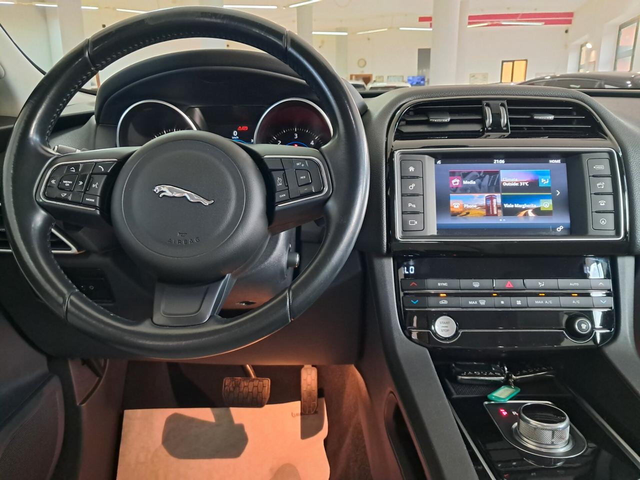 Jaguar F-Pace 2.0 D 180 CV AWD Prestige