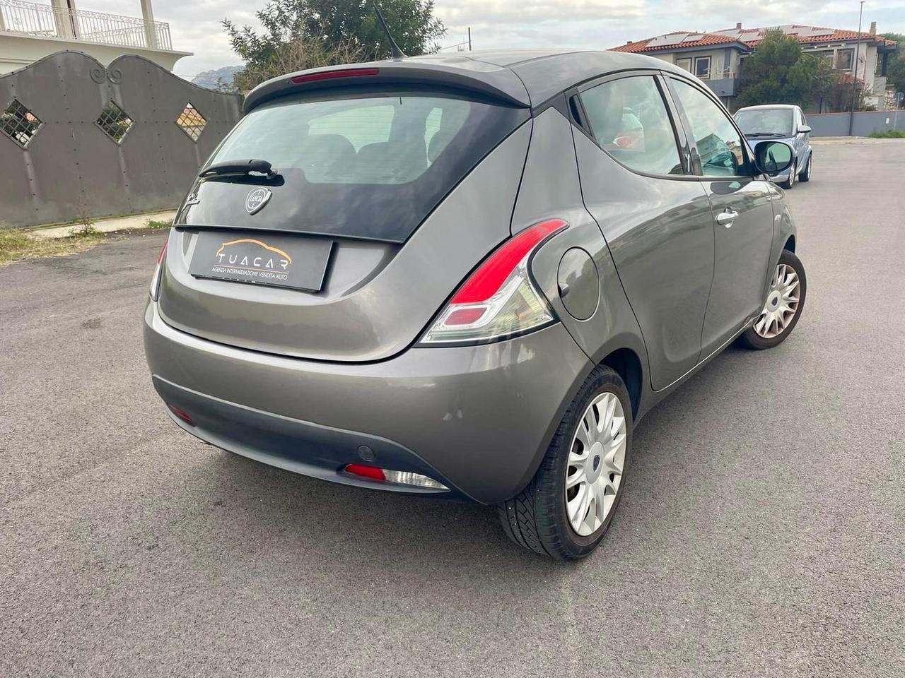 Lancia Ypsilon 1.2 Silver