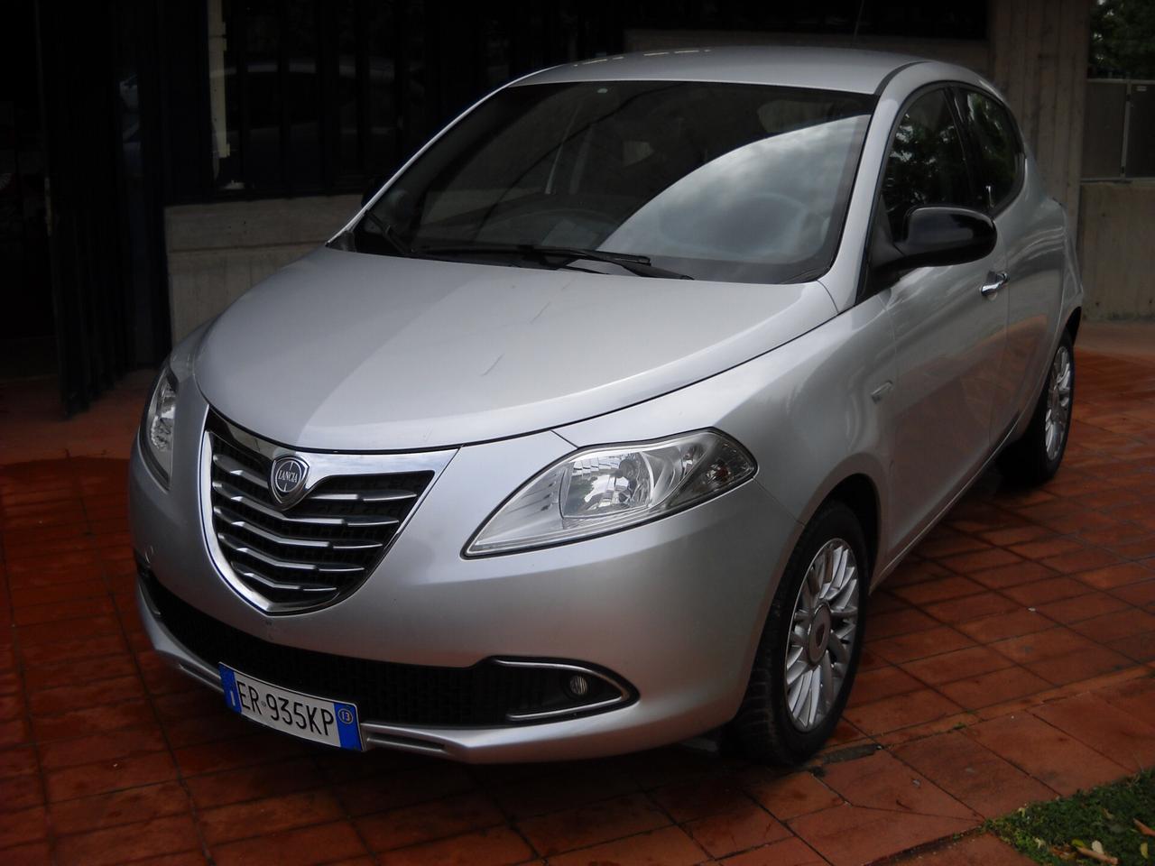Lancia Ypsilon 0.9 TwinAir 85 CV 5 porte S&S Gold