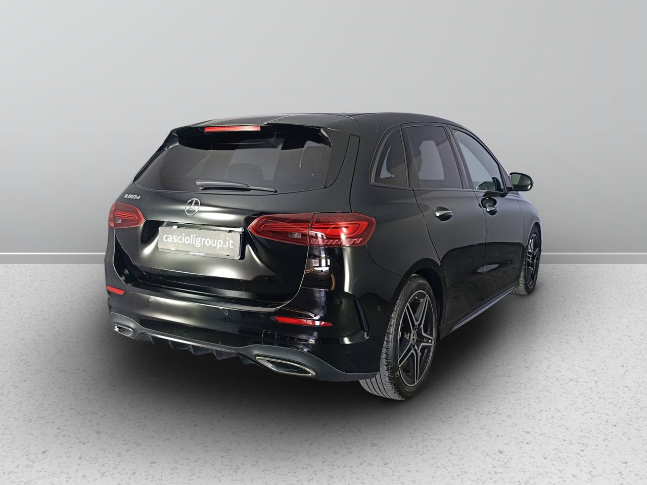 Mercedes-Benz Classe B - W247 2023 - B 180 d AMG Line Premium auto