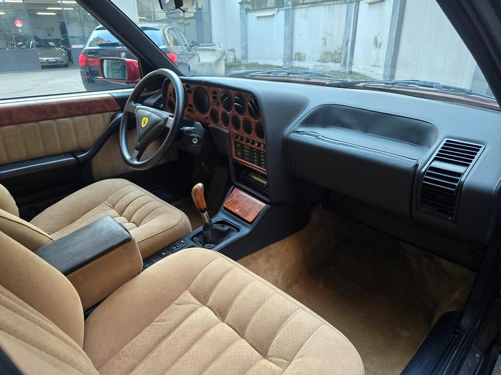 Lancia Thema 8.32