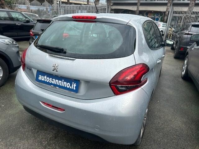 Peugeot 208 PureTech 82 5p. GPL Allure