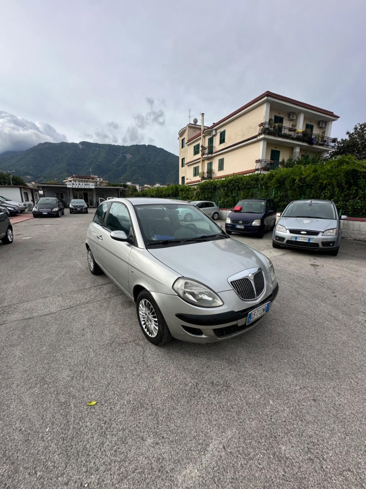 Lancia Ypsilon 1.2 Oro