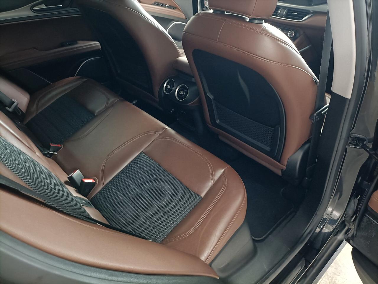 Alfa Romeo Stelvio 2.2 Turbodiesel 180 CV AT8 RWD Executive 06/2017